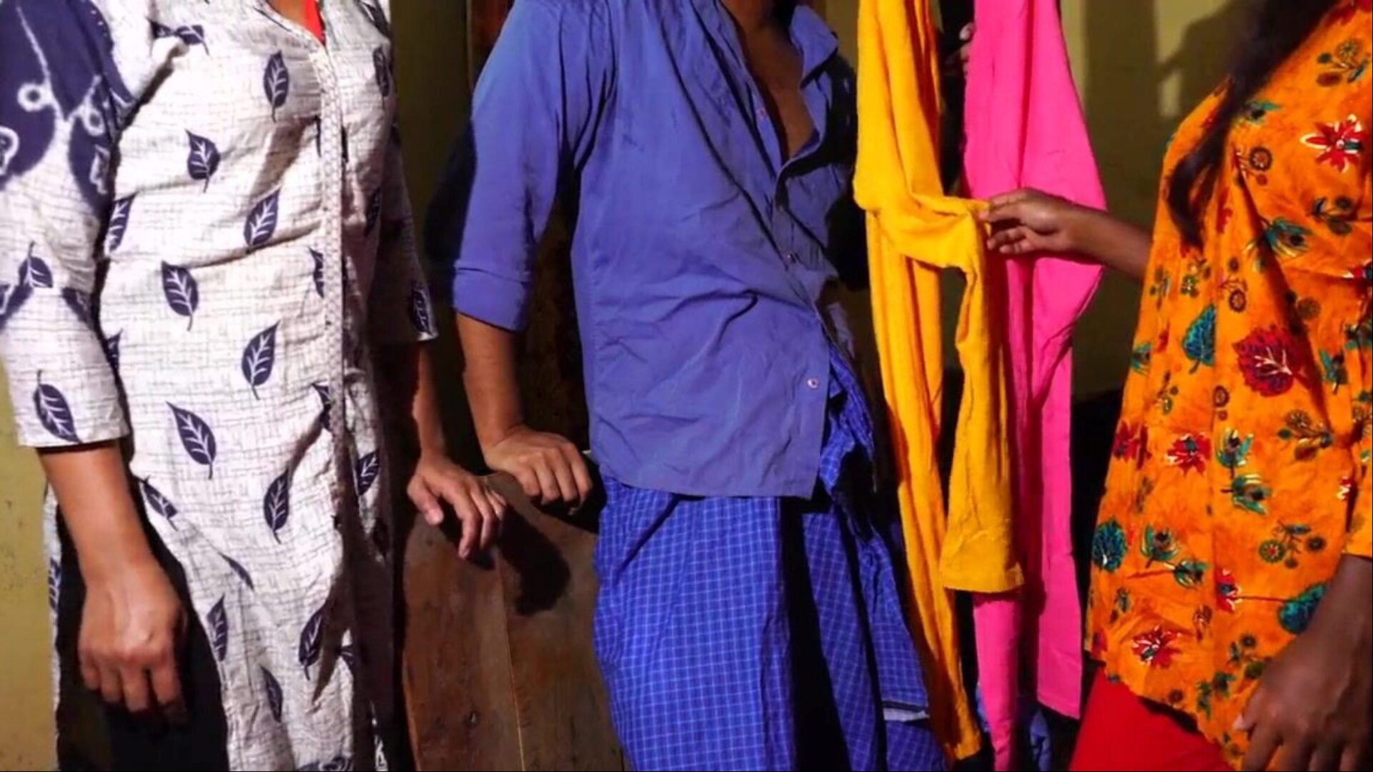 Indian best-ever-200 rupees merely Clothes seller screwed 2-madams, With Clear Hindi Voice