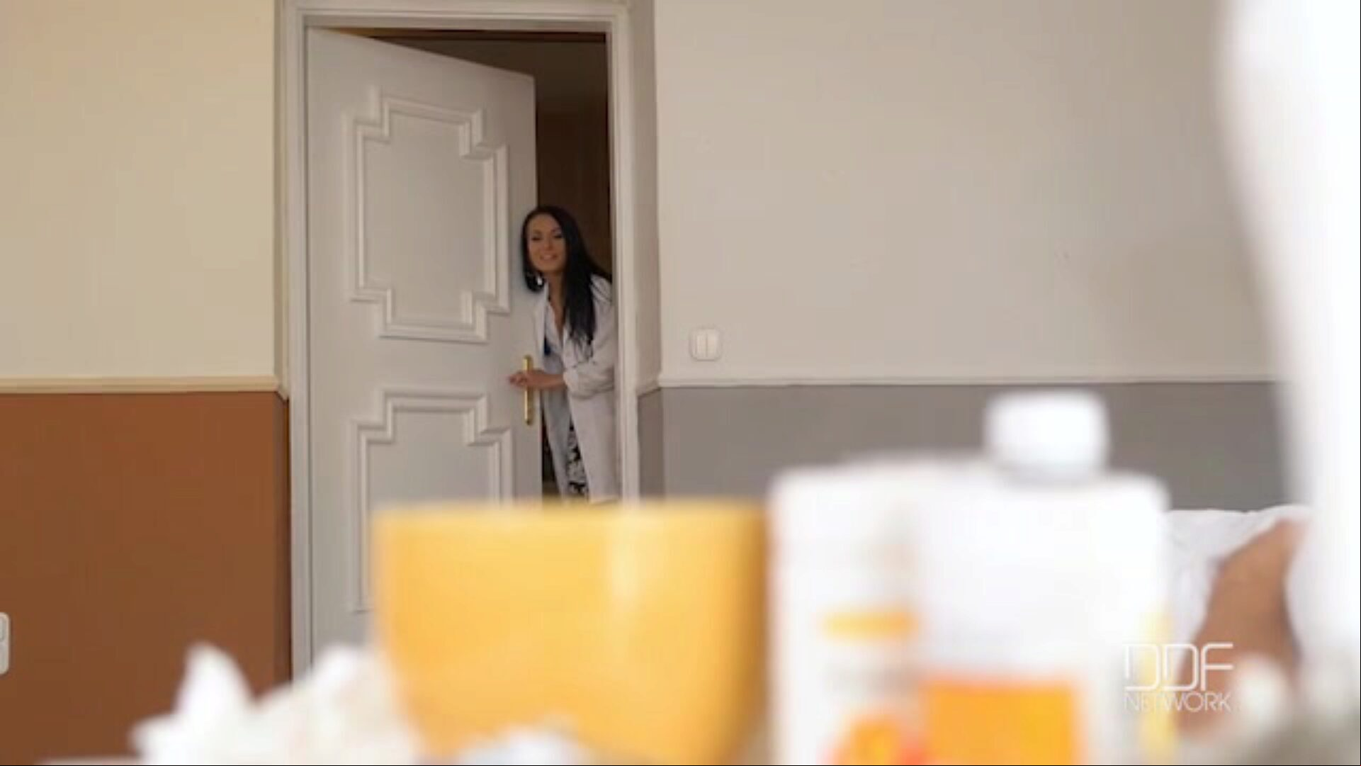 Ultra Sexy Doctor Lexi Dona acquires a Creampie