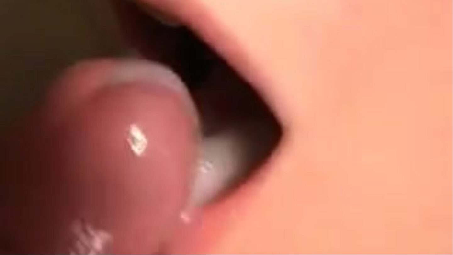 He pops in her throat